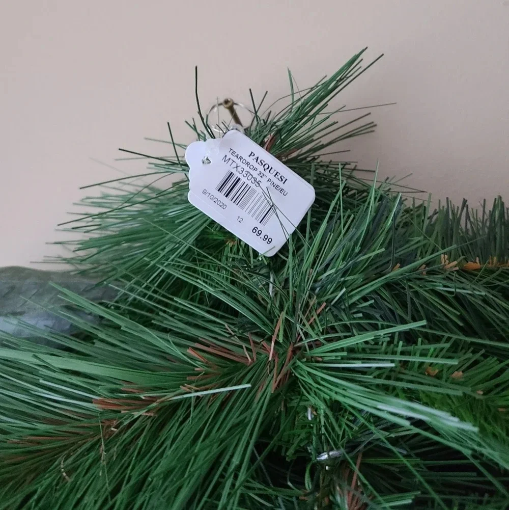 NWT Pasquesi deep green Woods with teardrop
